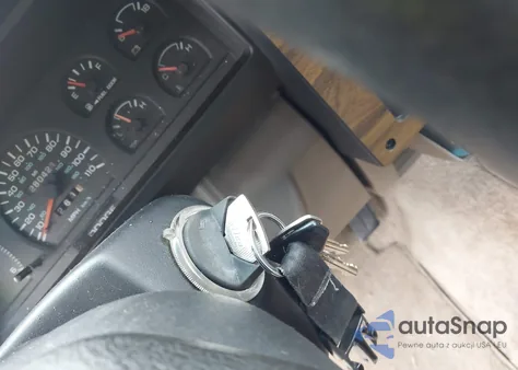 1994 Dodge Dakota z USA, uszkodzony, nr VIN 1B7GL23X8RS630456